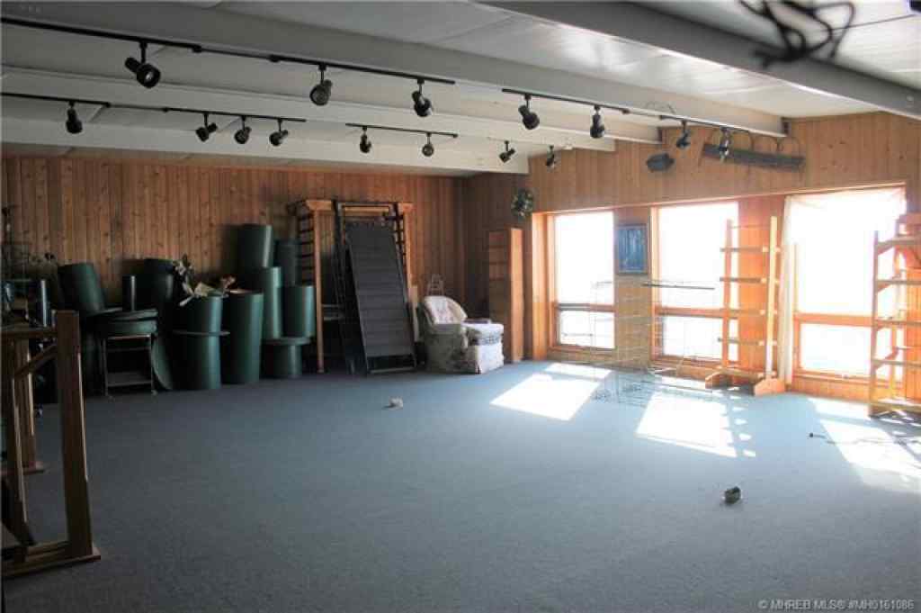 MLS® A2259637 - 1108 7 Street SW in South West Industrial Medicine Hat, Commercial