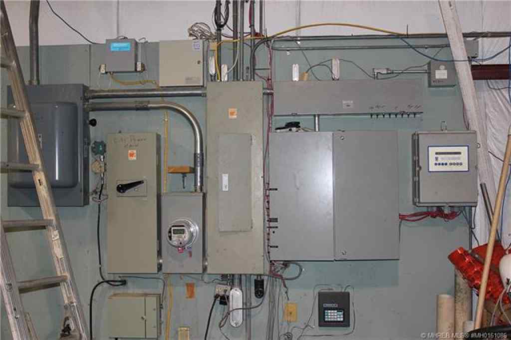 MLS® A2259637 - 1108 7 Street SW in South West Industrial Medicine Hat, Commercial