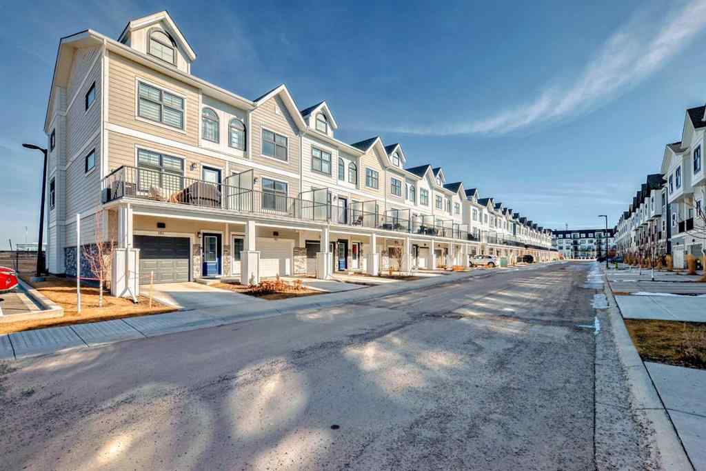 MLS® A2259660 - 153 Les Jardins Park SE in Douglasdale/Glen Calgary, Residential