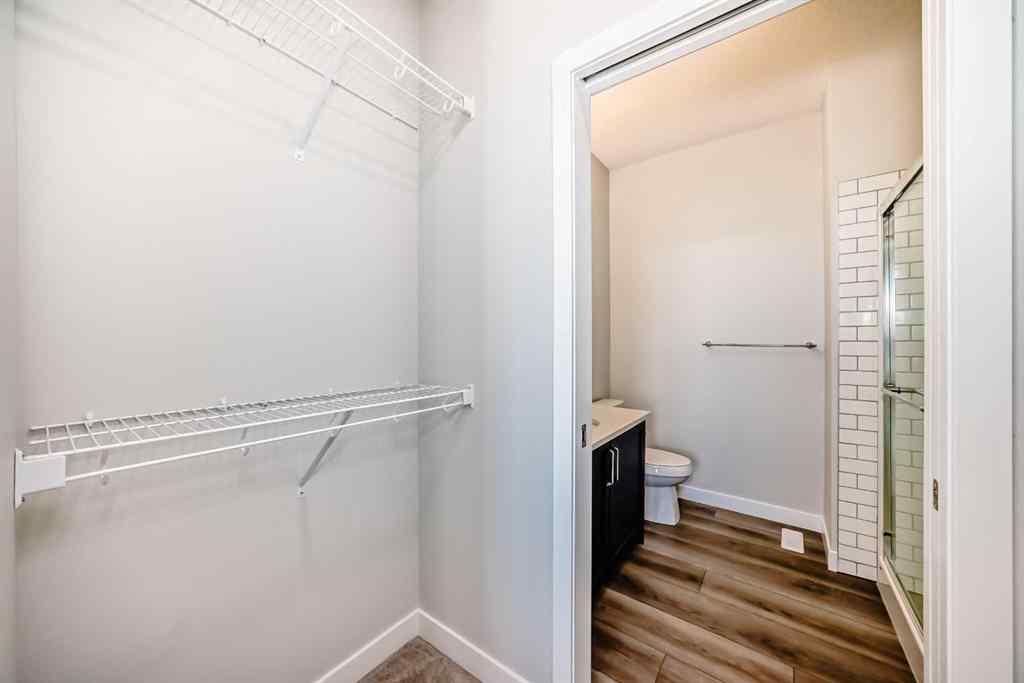 MLS® A2259660 - 153 Les Jardins Park SE in Douglasdale/Glen Calgary, Residential