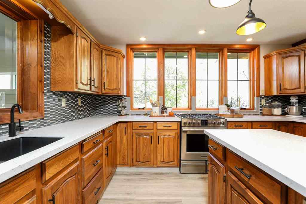 MLS® A2259668 - 107 Temple Crescent W in Varsity Village Lethbridge, Residential