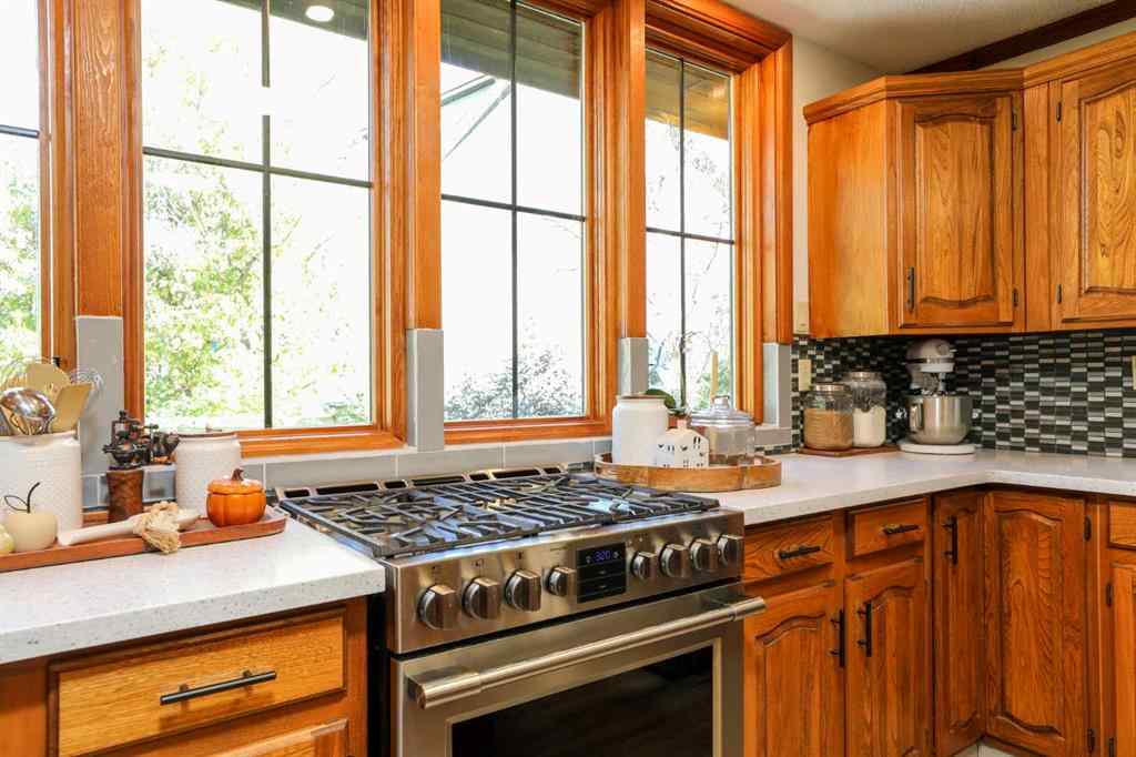 MLS® A2259668 - 107 Temple Crescent W in Varsity Village Lethbridge, Residential