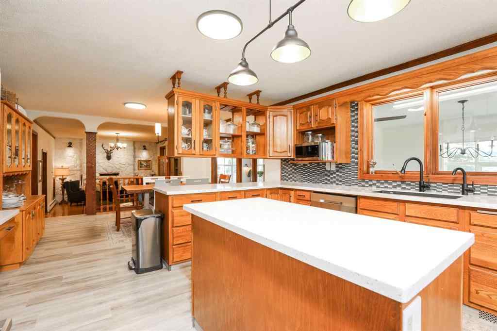 MLS® A2259668 - 107 Temple Crescent W in Varsity Village Lethbridge, Residential