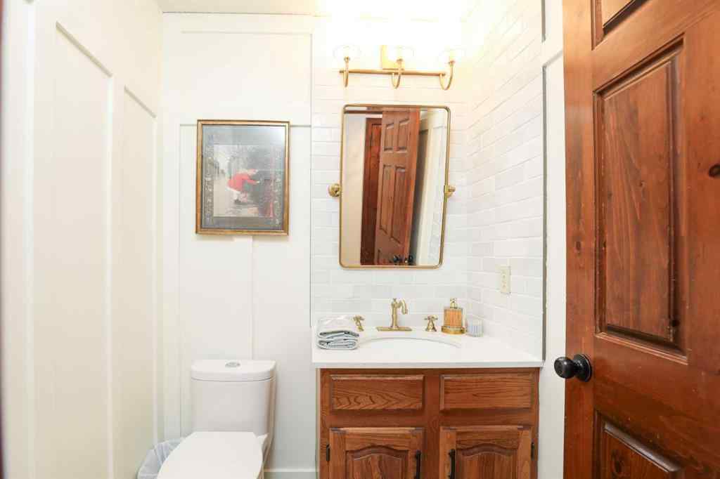 MLS® A2259668 - 107 Temple Crescent W in Varsity Village Lethbridge, Residential