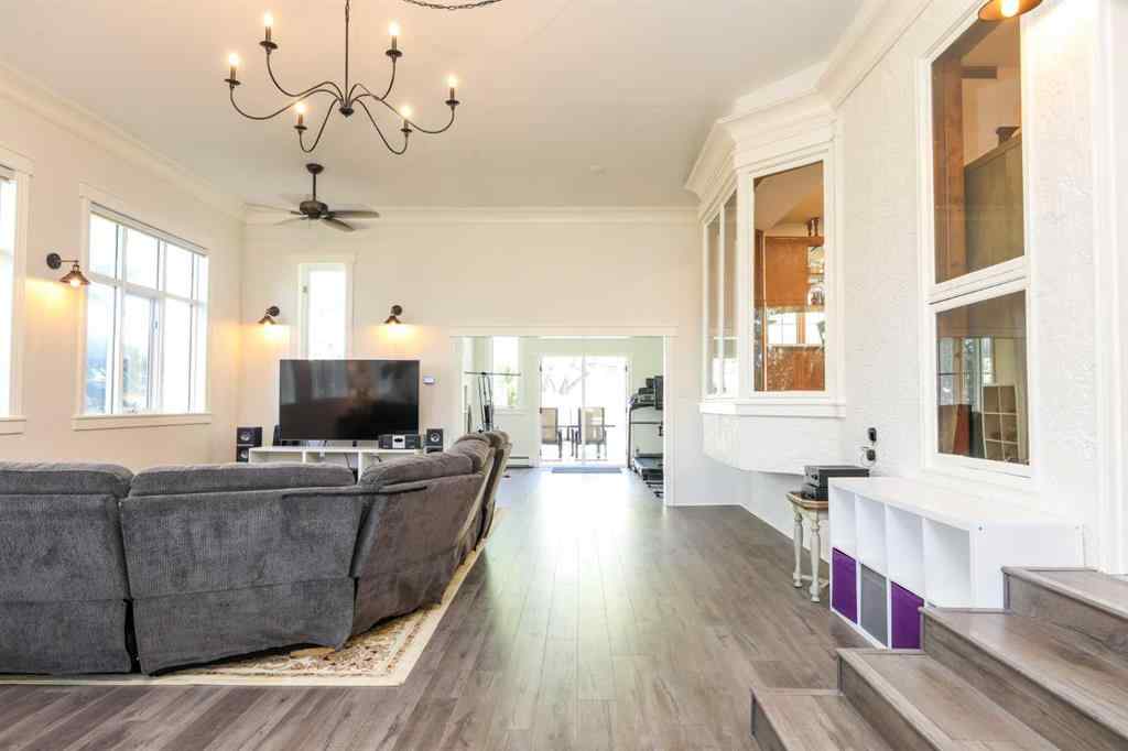 MLS® A2259668 - 107 Temple Crescent W in Varsity Village Lethbridge, Residential