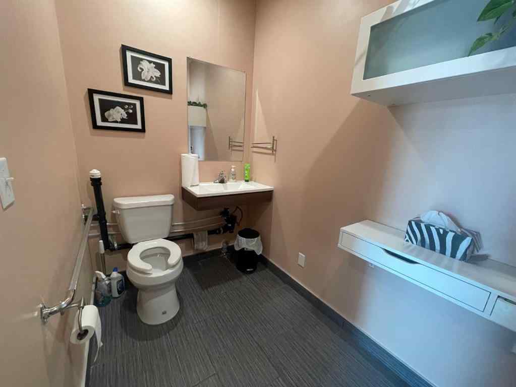 MLS® A2259678 - Unit #196 1518 Centre Street NE in Crescent Heights Calgary, Commercial