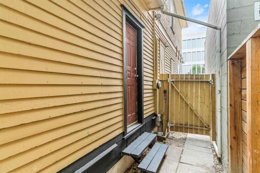 MLS® A2259682 - 342 14 Street NW in Hillhurst Calgary, Commercial