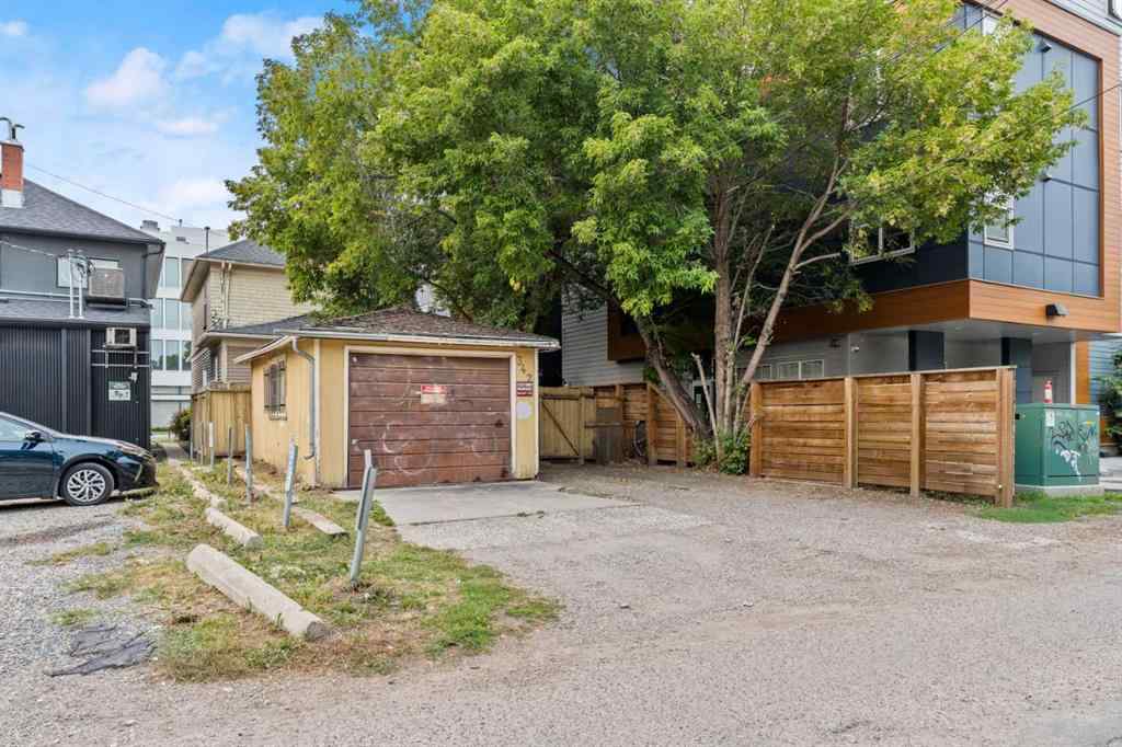 MLS® A2259682 - 342 14 Street NW in Hillhurst Calgary, Commercial