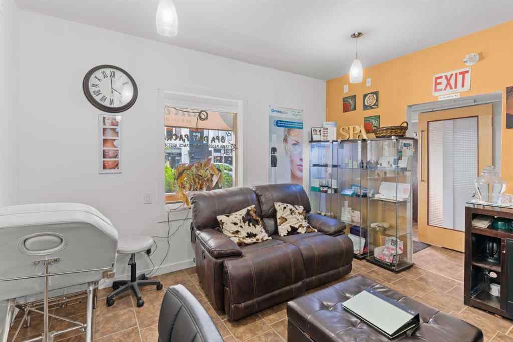 MLS® A2259682 - 342 14 Street NW in Hillhurst Calgary, Commercial