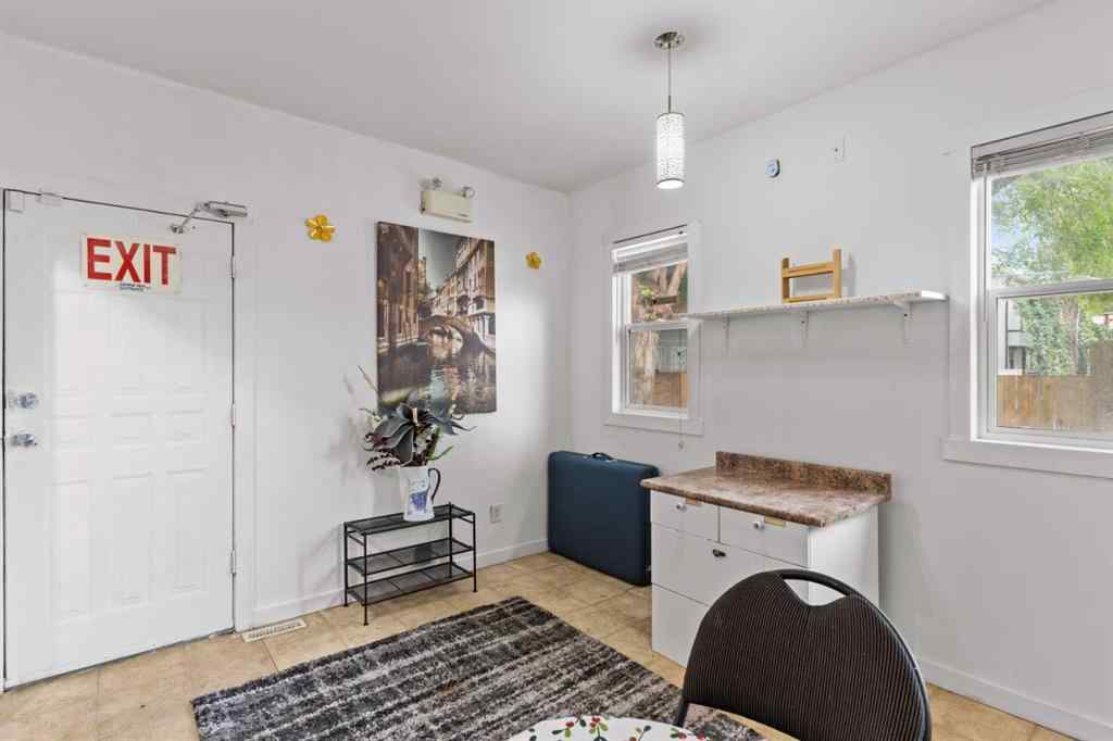 MLS® A2259682 - 342 14 Street NW in Hillhurst Calgary, Commercial