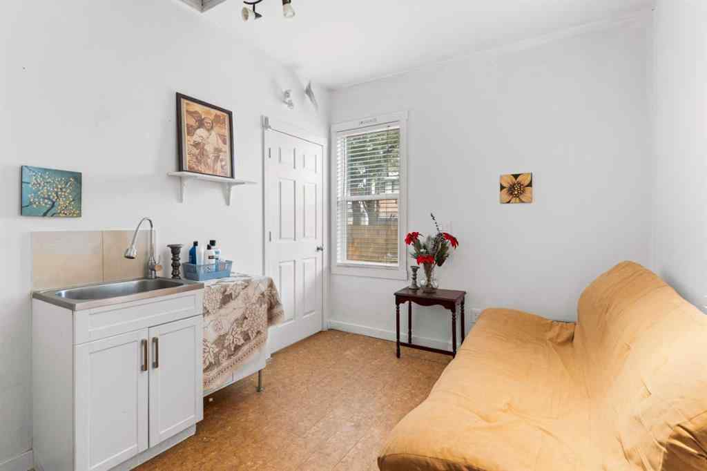 MLS® A2259682 - 342 14 Street NW in Hillhurst Calgary, Commercial