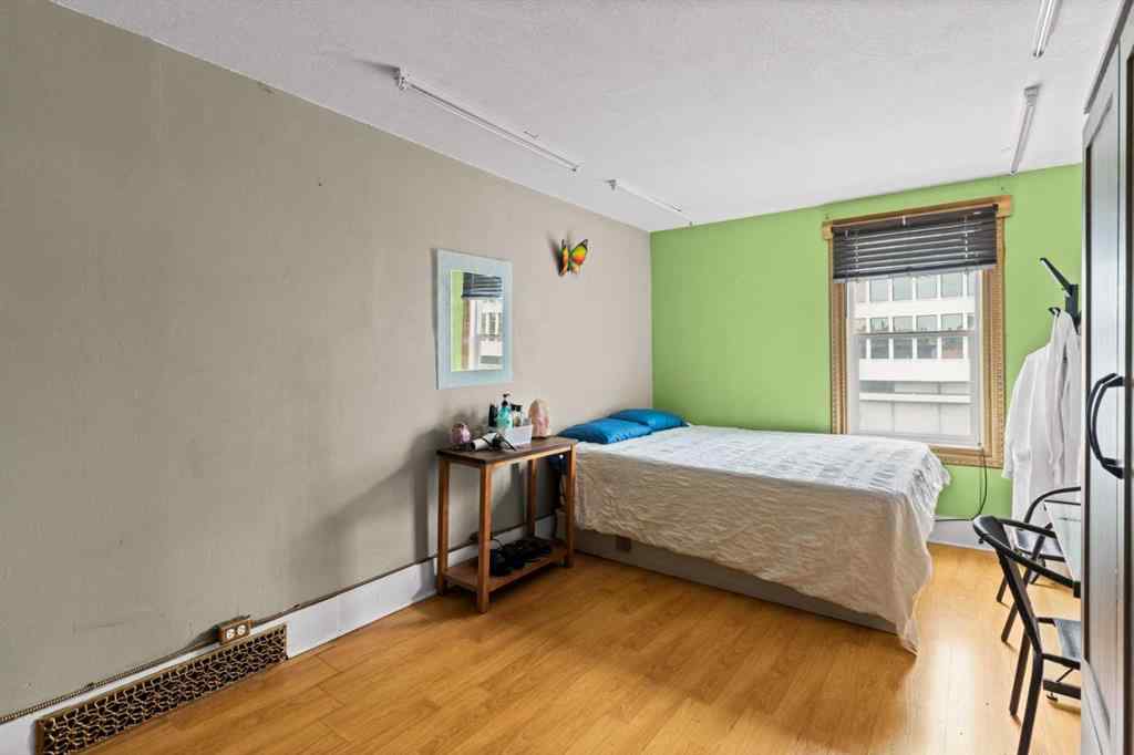 MLS® A2259682 - 342 14 Street NW in Hillhurst Calgary, Commercial