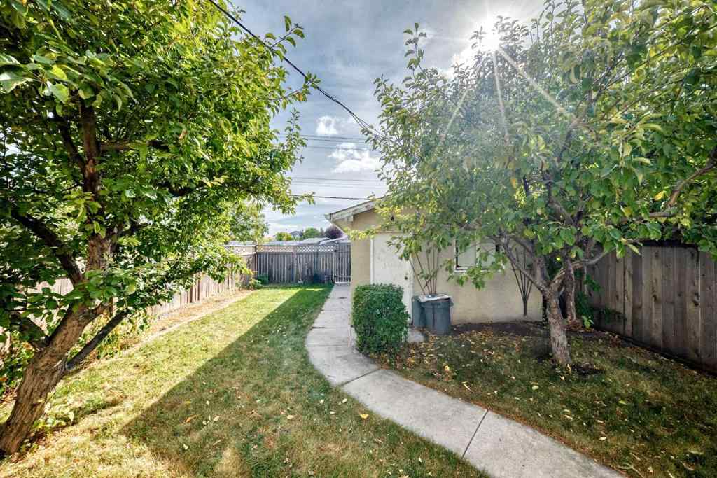 MLS® A2259702 - 42 Pennsburg Way SE in Penbrooke Meadows Calgary, Residential