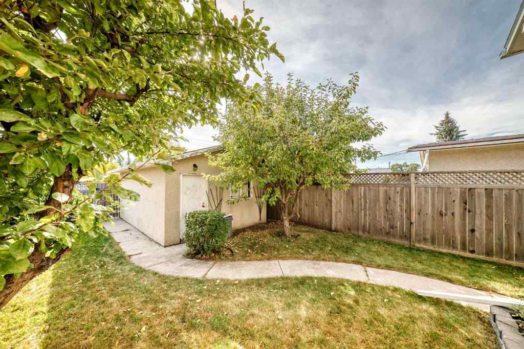 MLS® A2259702 - 42 Pennsburg Way SE in Penbrooke Meadows Calgary, Residential