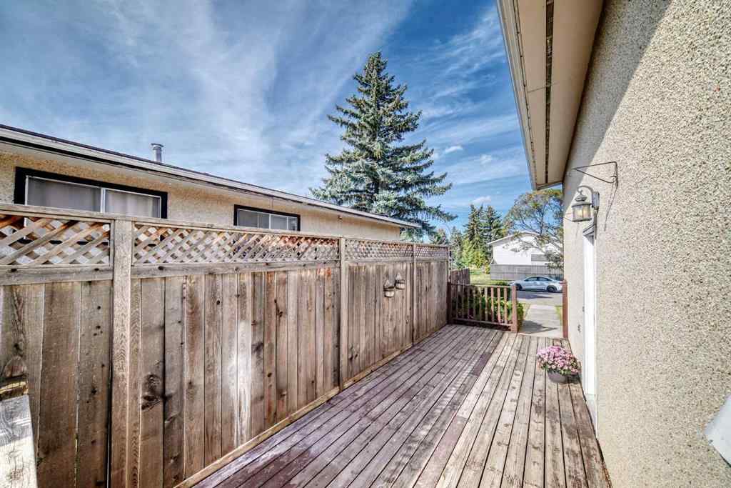 MLS® A2259702 - 42 Pennsburg Way SE in Penbrooke Meadows Calgary, Residential