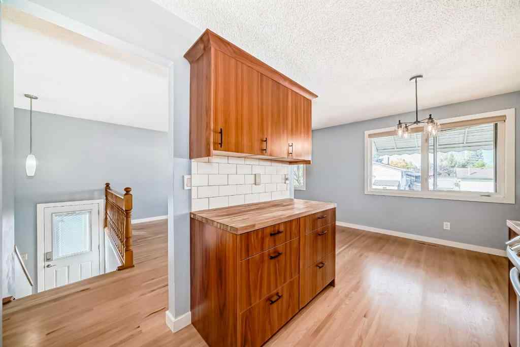 MLS® A2259702 - 42 Pennsburg Way SE in Penbrooke Meadows Calgary, Residential