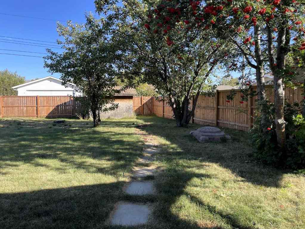 MLS® A2259717 - 10405 118 Street  in NONE Fairview, Residential