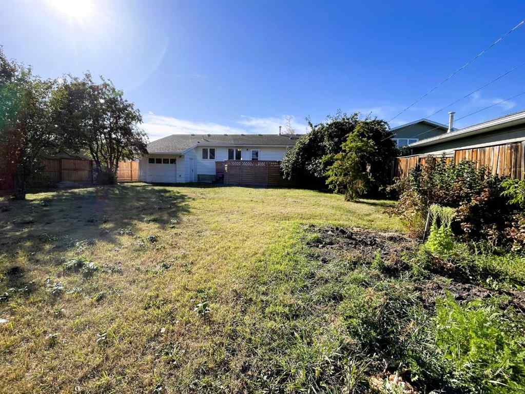 MLS® A2259717 - 10405 118 Street  in NONE Fairview, Residential