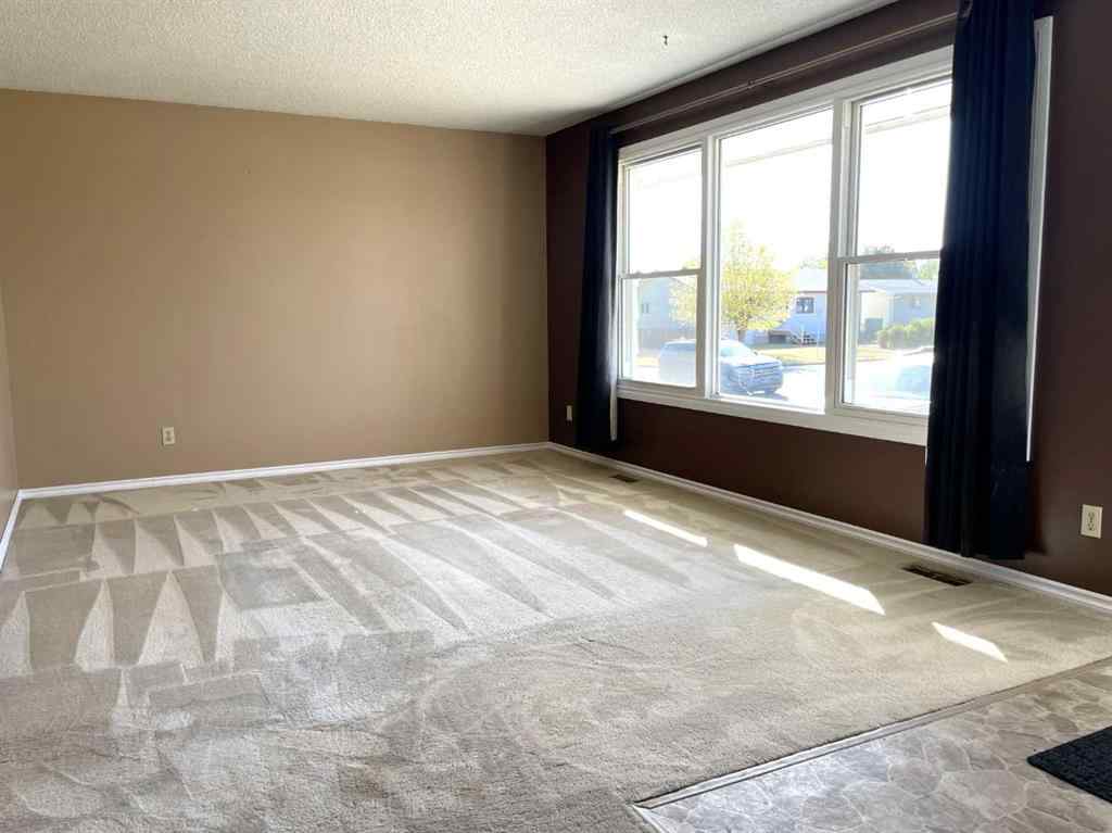 MLS® A2259717 - 10405 118 Street  in NONE Fairview, Residential