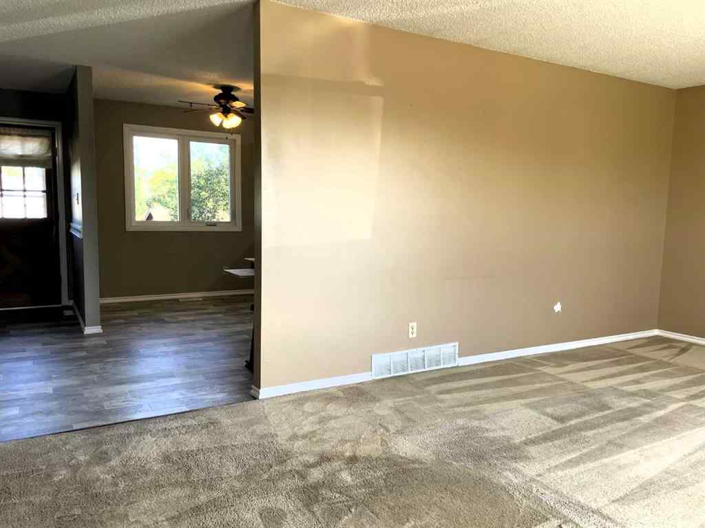 MLS® A2259717 - 10405 118 Street  in NONE Fairview, Residential