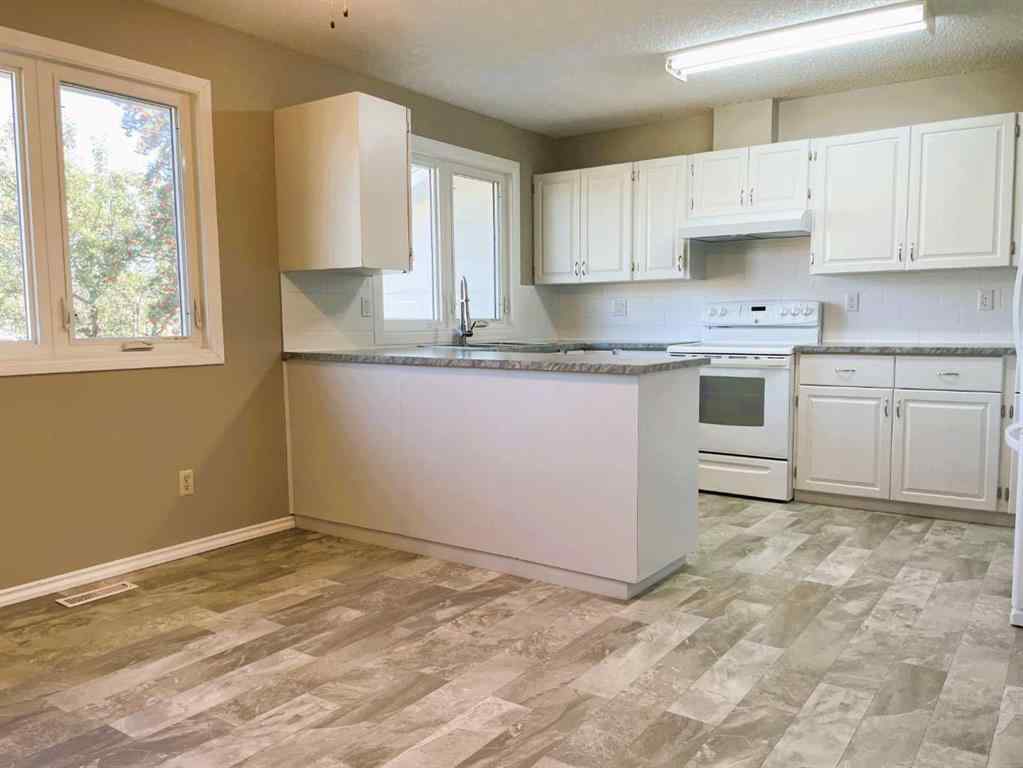 MLS® A2259717 - 10405 118 Street  in NONE Fairview, Residential