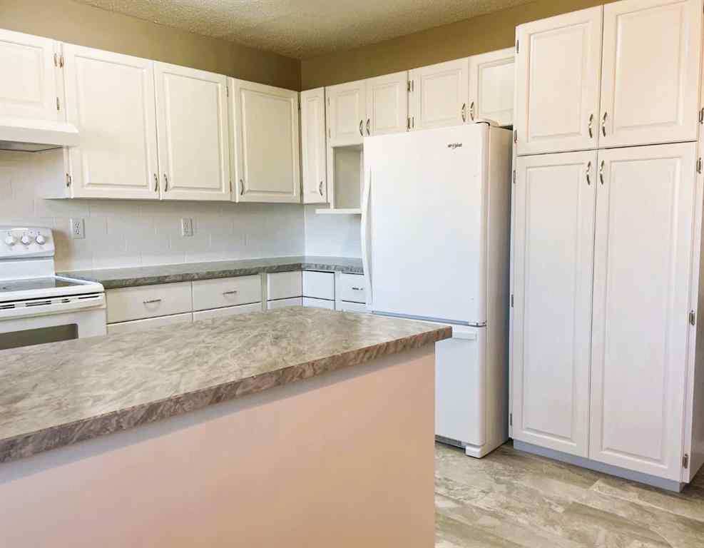 MLS® A2259717 - 10405 118 Street  in NONE Fairview, Residential