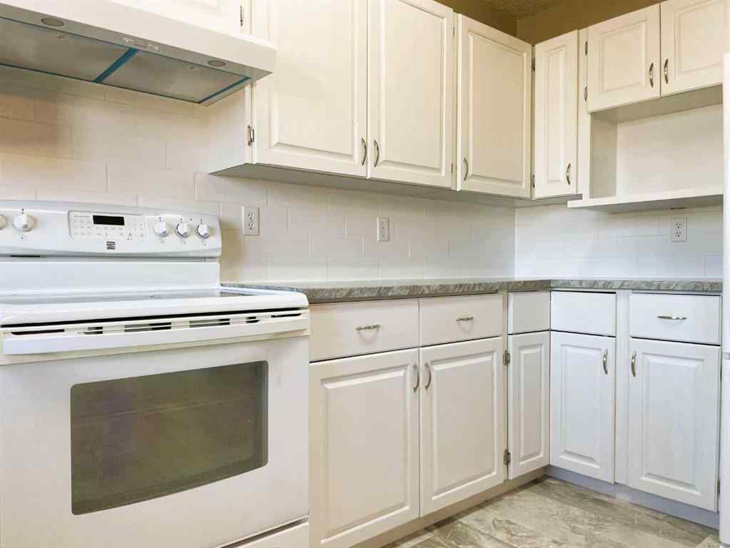 MLS® A2259717 - 10405 118 Street  in NONE Fairview, Residential