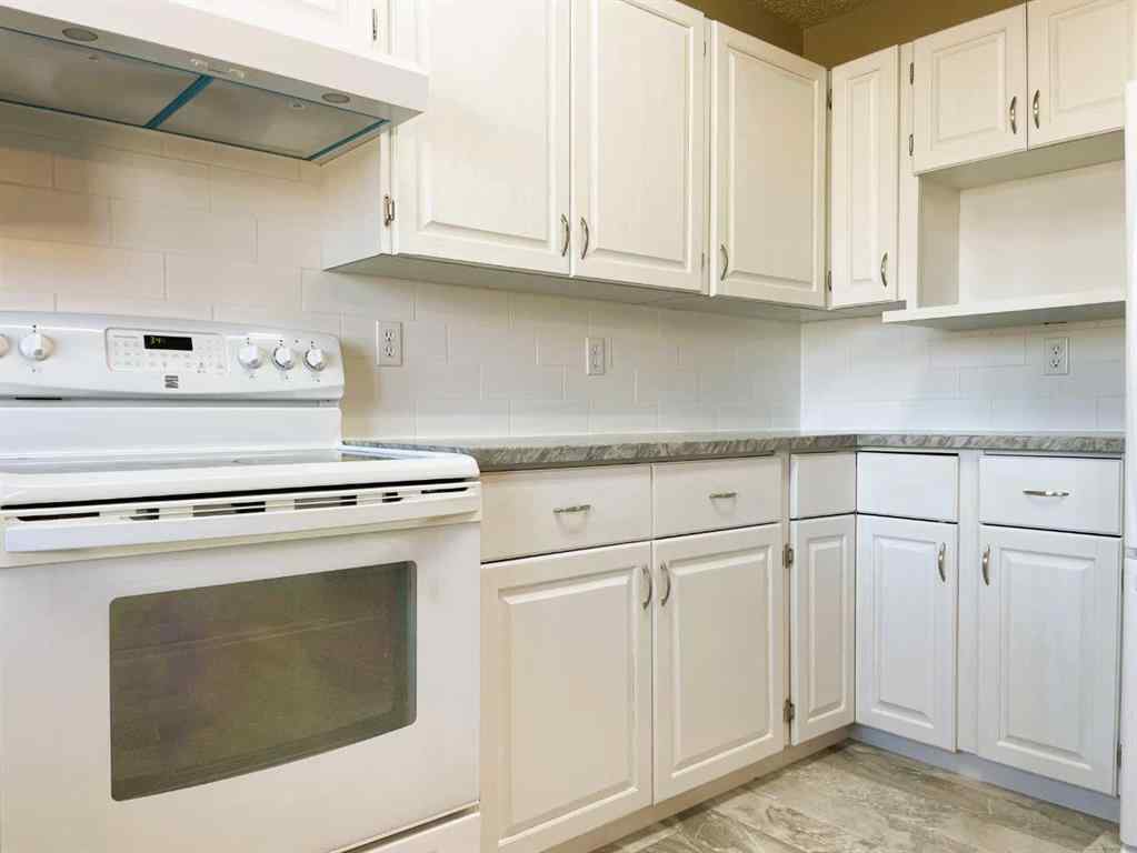 MLS® A2259717 - 10405 118 Street  in NONE Fairview, Residential