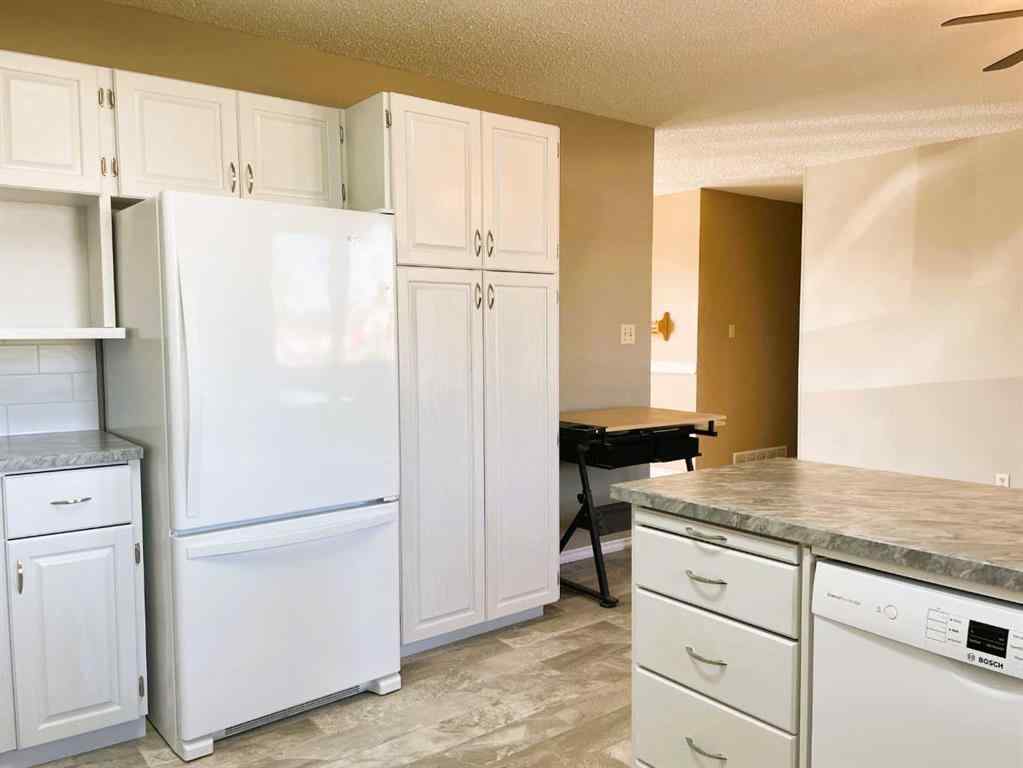 MLS® A2259717 - 10405 118 Street  in NONE Fairview, Residential