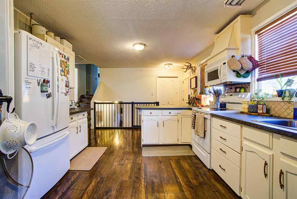 MLS® A2259719 - 664 49 Avenue W in NONE Claresholm, Residential