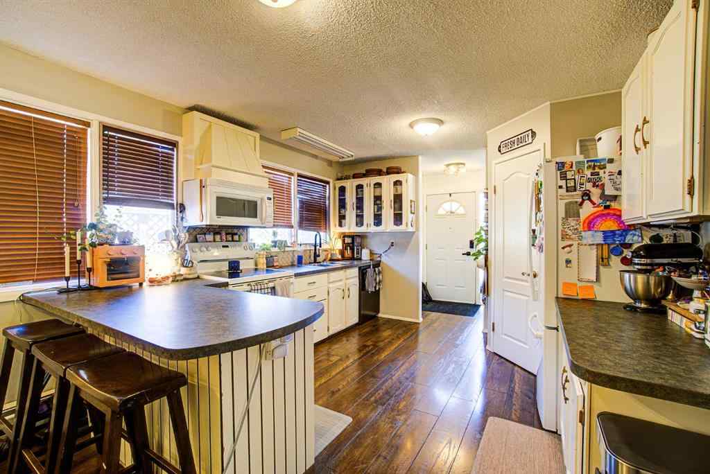 MLS® A2259719 - 664 49 Avenue W in NONE Claresholm, Residential