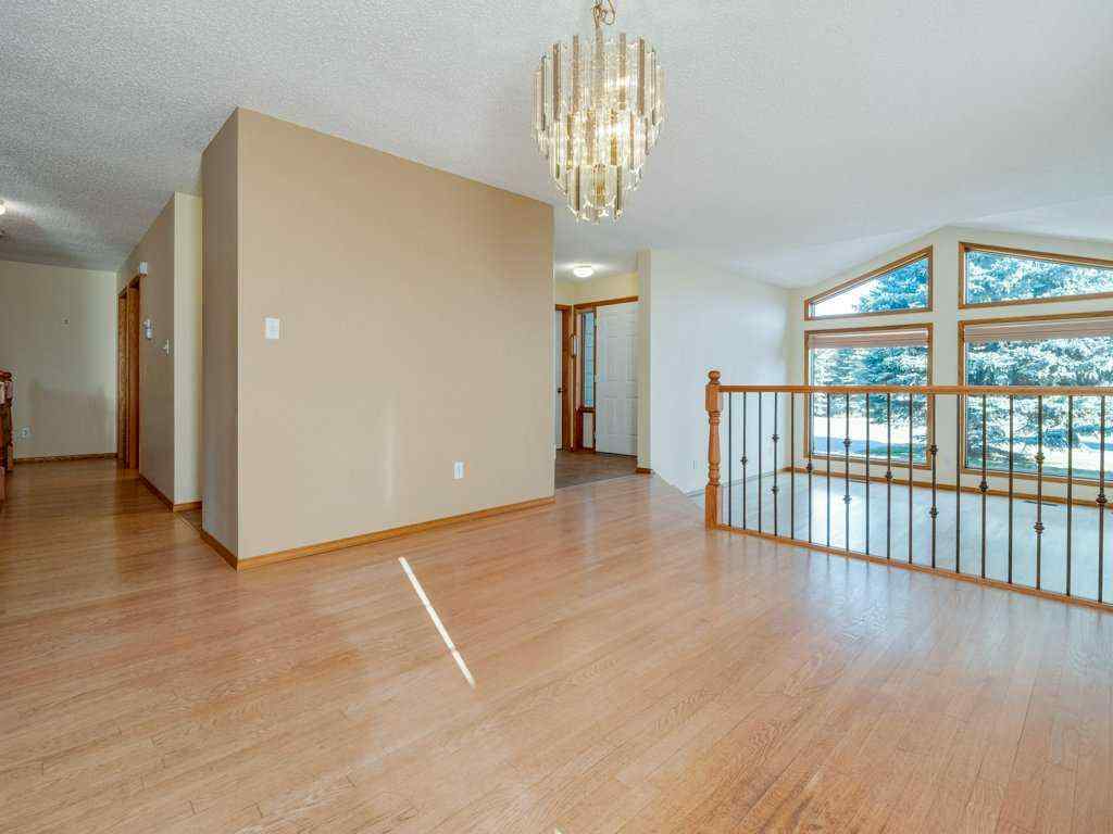 MLS® A2259720 - 148 Mt Blakiston Bay W in Mountain Heights Lethbridge, Residential