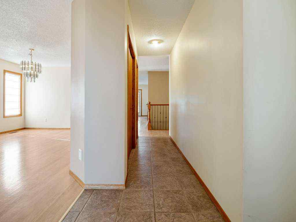 MLS® A2259720 - 148 Mt Blakiston Bay W in Mountain Heights Lethbridge, Residential