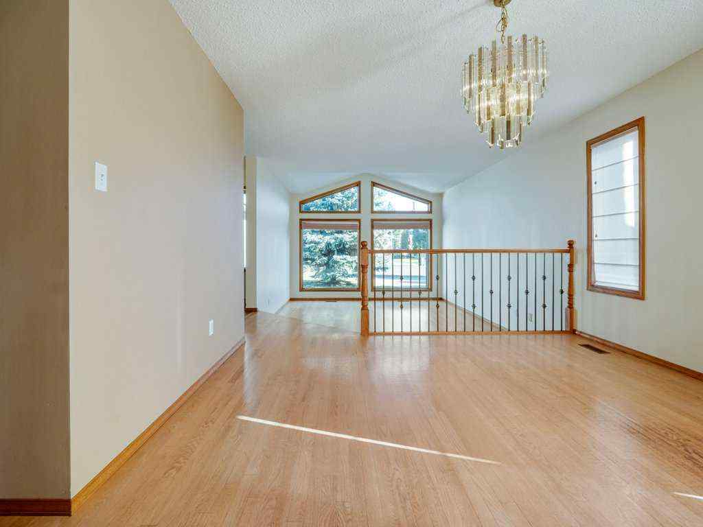 MLS® A2259720 - 148 Mt Blakiston Bay W in Mountain Heights Lethbridge, Residential