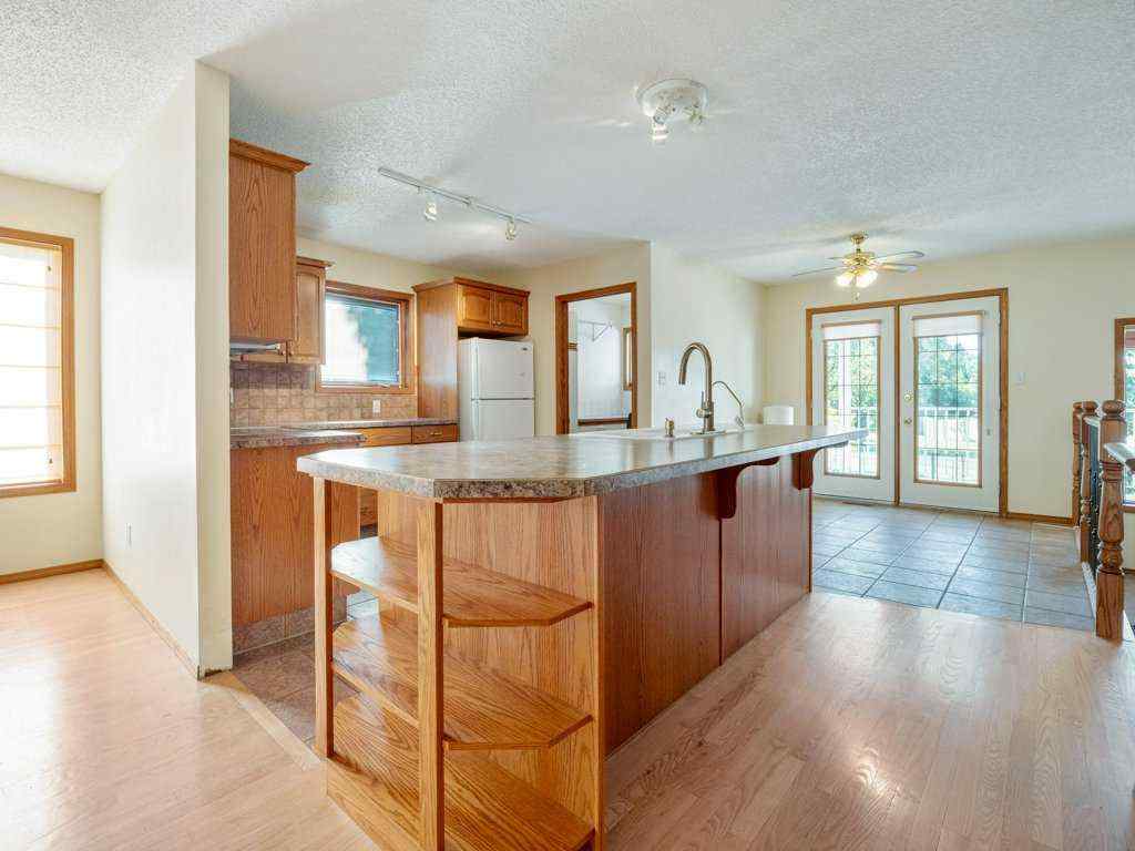 MLS® A2259720 - 148 Mt Blakiston Bay W in Mountain Heights Lethbridge, Residential