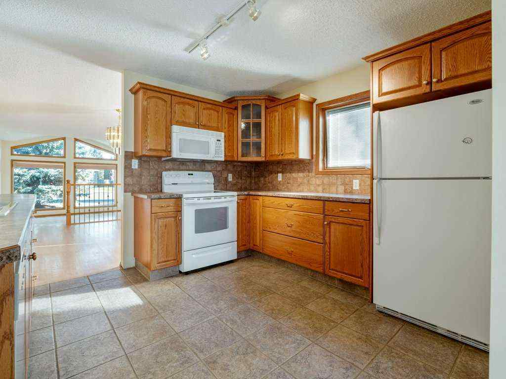 MLS® A2259720 - 148 Mt Blakiston Bay W in Mountain Heights Lethbridge, Residential