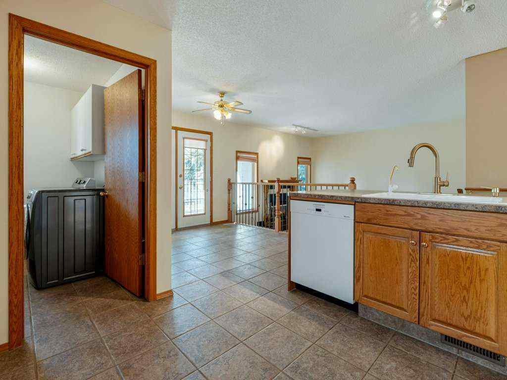 MLS® A2259720 - 148 Mt Blakiston Bay W in Mountain Heights Lethbridge, Residential