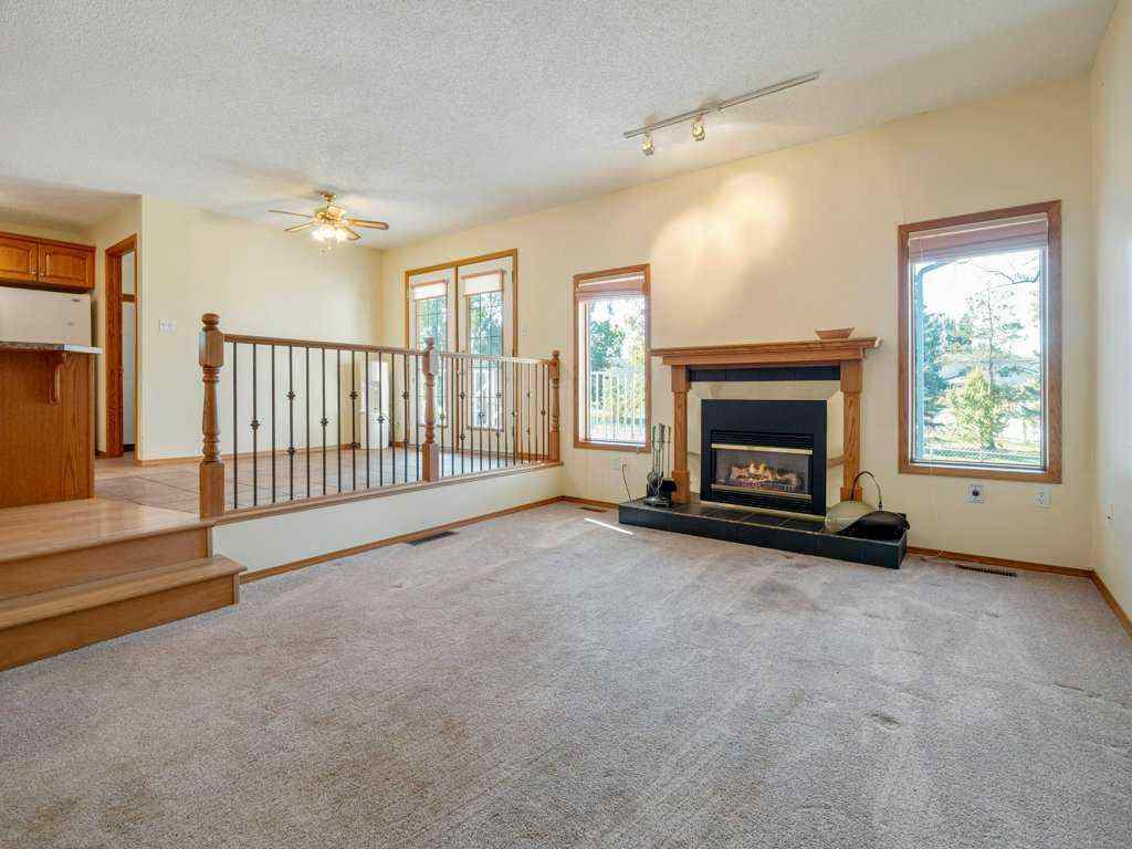 MLS® A2259720 - 148 Mt Blakiston Bay W in Mountain Heights Lethbridge, Residential