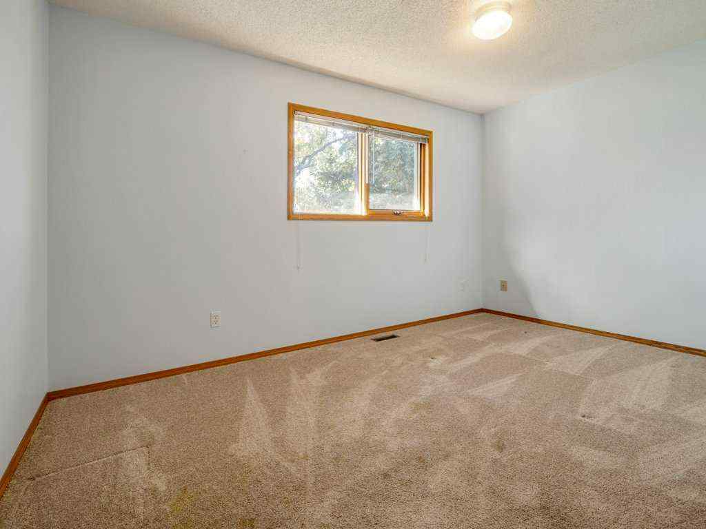 MLS® A2259720 - 148 Mt Blakiston Bay W in Mountain Heights Lethbridge, Residential