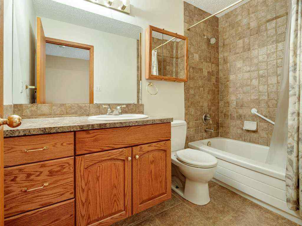 MLS® A2259720 - 148 Mt Blakiston Bay W in Mountain Heights Lethbridge, Residential