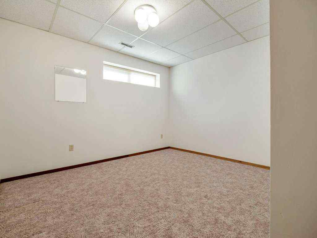 MLS® A2259720 - 148 Mt Blakiston Bay W in Mountain Heights Lethbridge, Residential