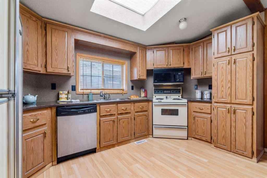 MLS® A2259734 - 254 Erin Woods Circle SE in Erin Woods Calgary, Residential