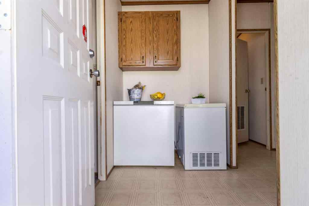 MLS® A2259734 - 254 Erin Woods Circle SE in Erin Woods Calgary, Residential