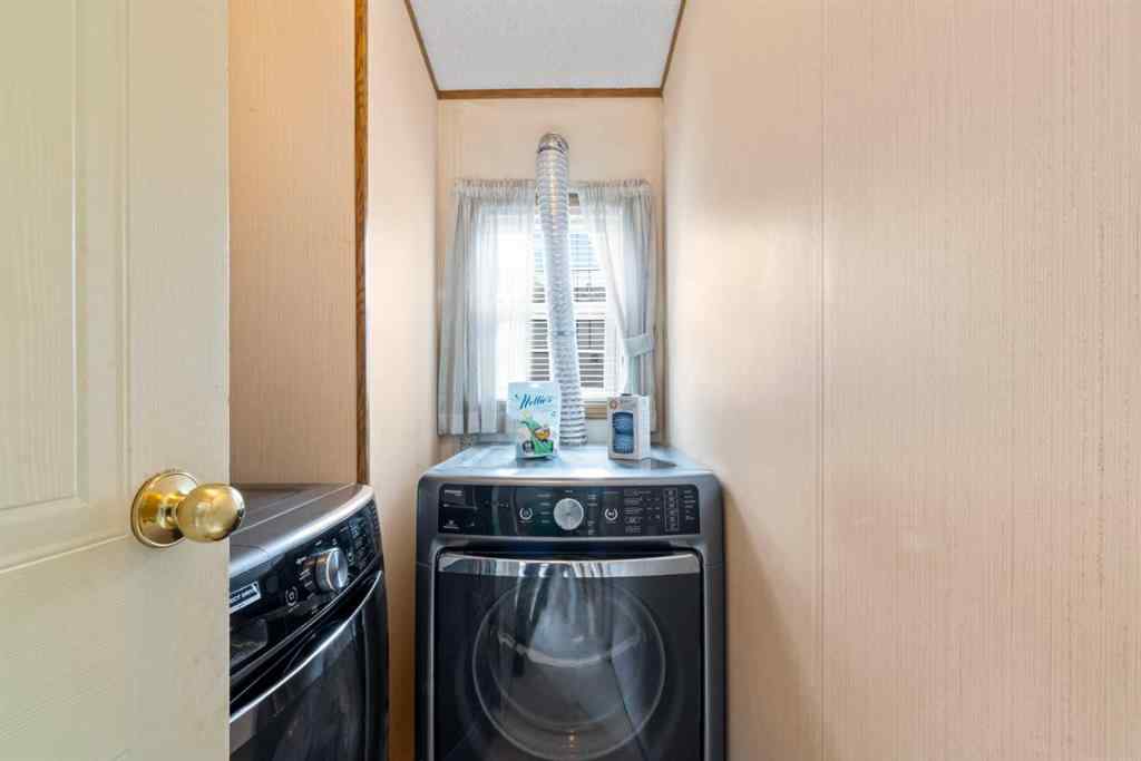 MLS® A2259734 - 254 Erin Woods Circle SE in Erin Woods Calgary, Residential