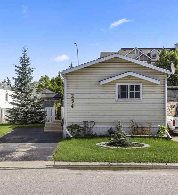 MLS® A2259734 - 254 Erin Woods Circle SE in Erin Woods Calgary, Residential
