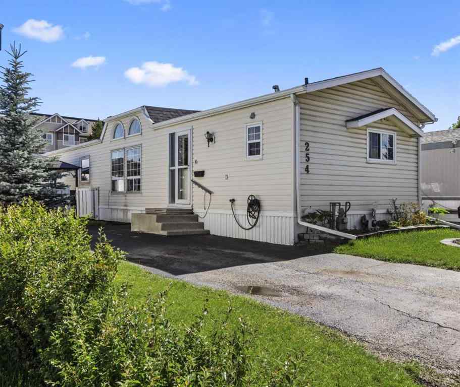 MLS® A2259734 - 254 Erin Woods Circle SE in Erin Woods Calgary, Residential