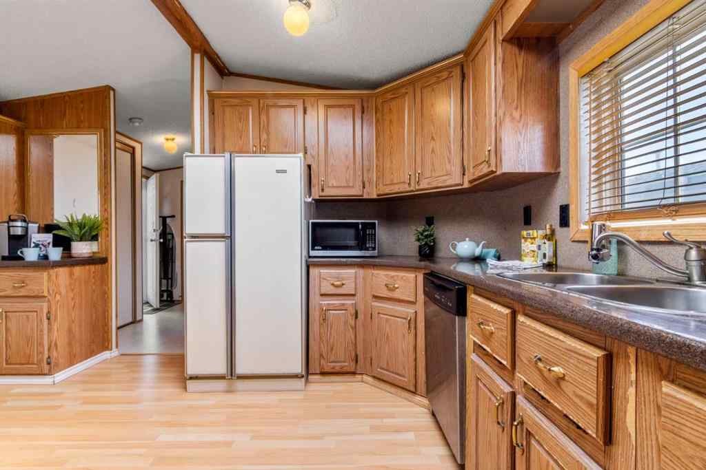 MLS® A2259734 - 254 Erin Woods Circle SE in Erin Woods Calgary, Residential