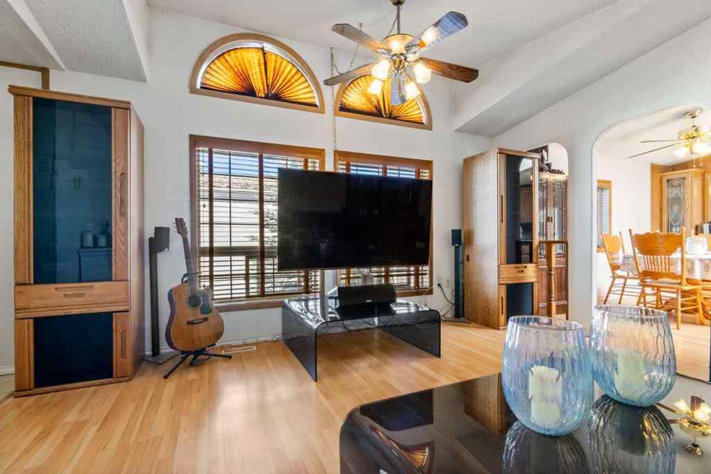 MLS® A2259734 - 254 Erin Woods Circle SE in Erin Woods Calgary, Residential