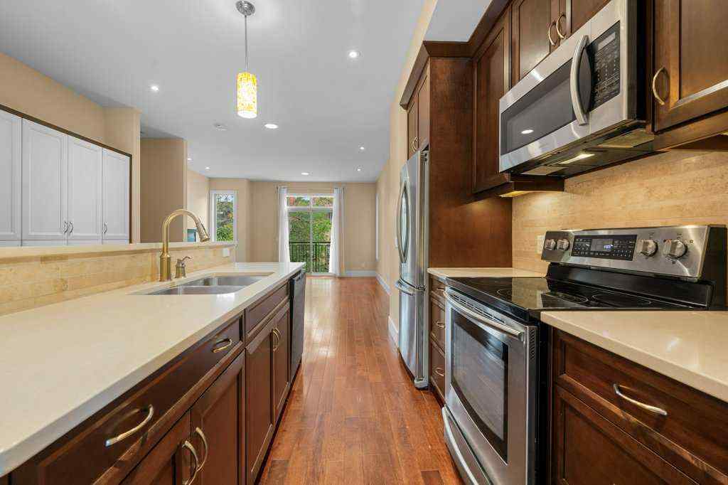 MLS® A2259746 - 2512 16B Street SW in Bankview Calgary, Residential