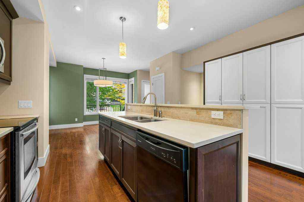 MLS® A2259746 - 2512 16B Street SW in Bankview Calgary, Residential